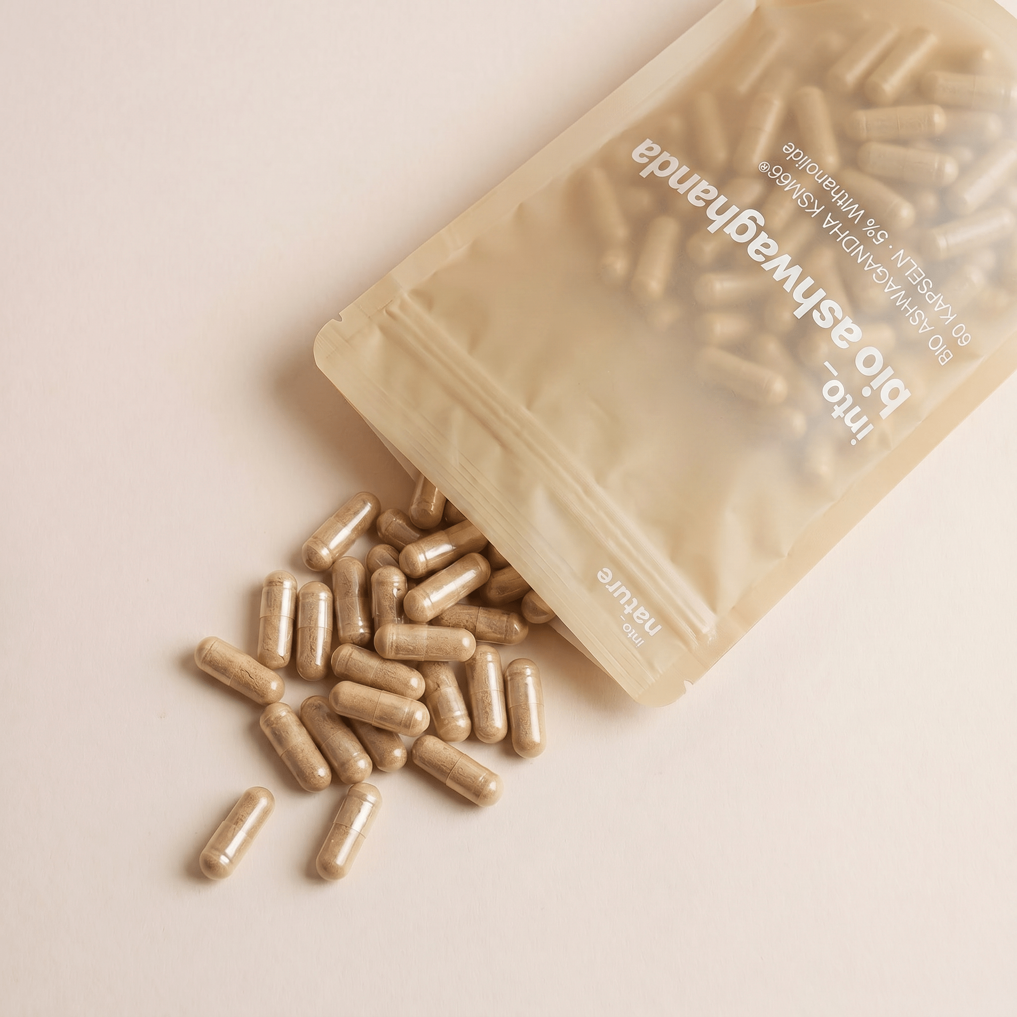 Geöffnete Verpackung mit veganen Bio Ashwagandha Kapseln